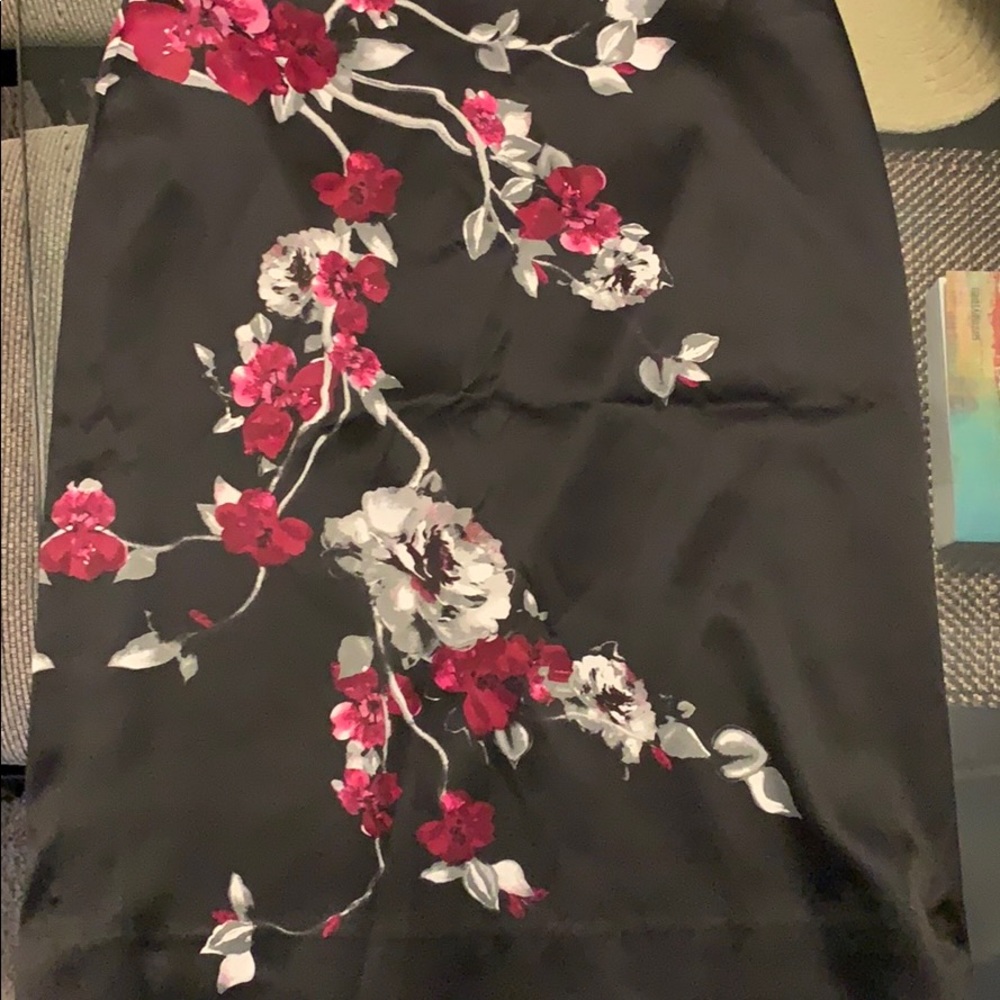 White House black market skirt size 2